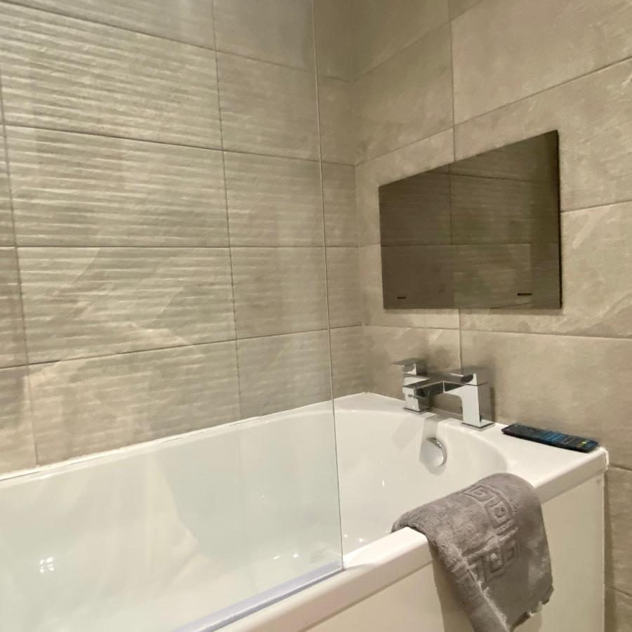 Modern 2 Bed Apartment/Free Parking/Near City/Self-Check In Handsworth Exteriör bild