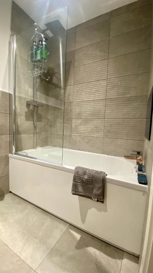 Modern 2 Bed Apartment/Free Parking/Near City/Self-Check In Handsworth Exteriör bild